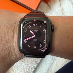 Apple Hermès Smartwatch - Black and Pink